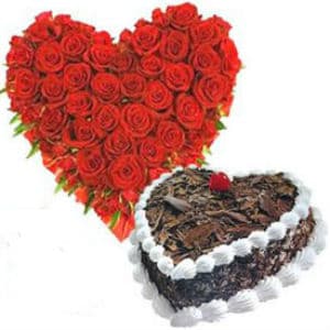 Heart Shape Roses n Black Forest Cake